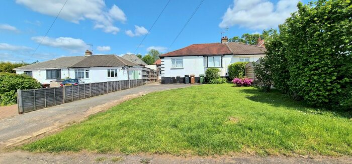 4 Bedroom Bungalow To Rent In Oundle Avenue, Bushey, WD23