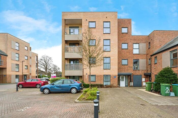 2 Bedroom Flat For Sale In Laxton Close, Southampton, SO19