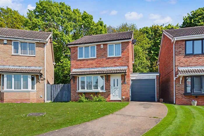 3 Bedroom Detached House For Sale In Chiltern Close, Arnold, Nottingham, NG5