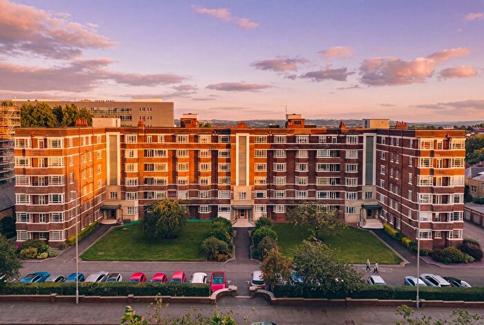 2 Bedroom Flat For Sale In Kelvin Court, Anniesland, Glasgow, G12