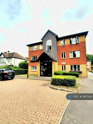 2 Bedroom Flat To Rent In Blair Court, Carshalton, SM5