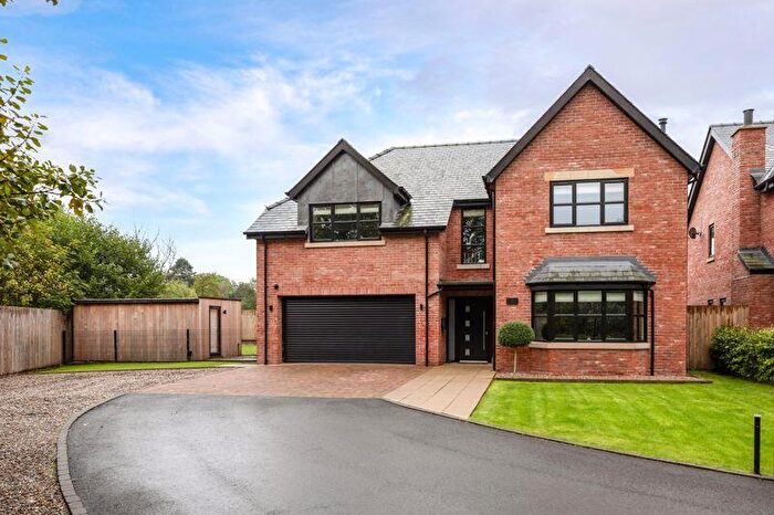 5 Bedroom Detached House For Sale In Farnbridge House, Kem Mill Lane, Whittle-Le-Woods, PR6