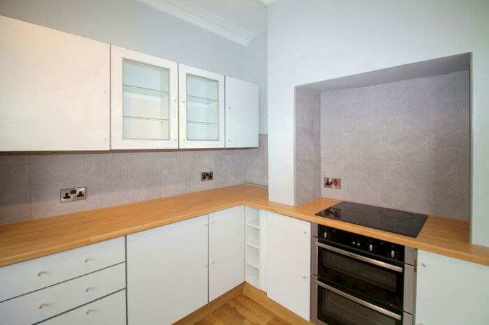 3 Bedroom End Of Terrace House To Rent In Low Lane, Horsforth, Leeds, LS18