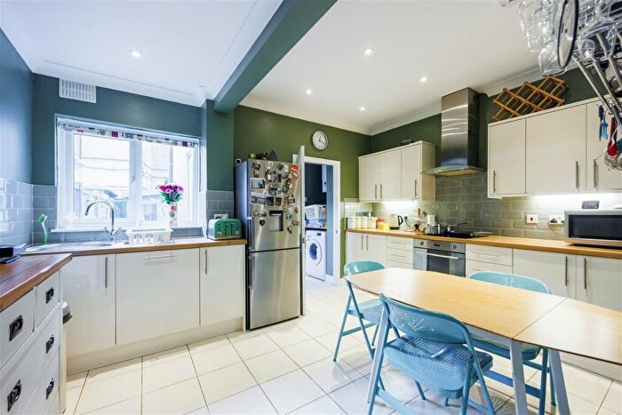 3 Bedroom End Of Terrace House To Rent In King George Avenue, London, E16