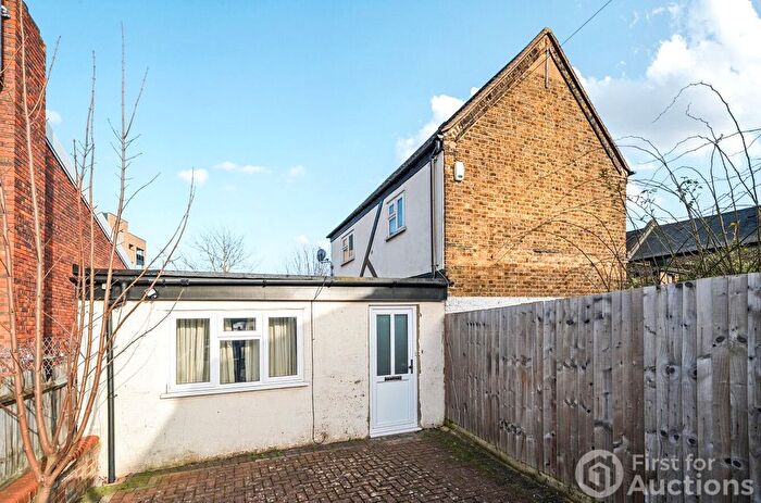 2 Bedroom Detached House For Sale In Kirtley Road, Sydenham, London, SE26