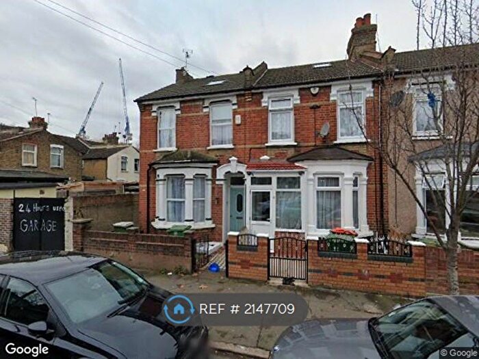 3 Bedroom End Of Terrace House To Rent In Hall Road, London, E6