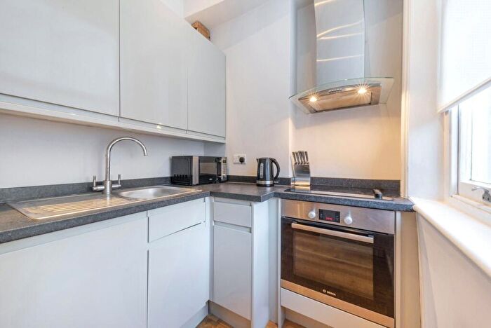 1 Bedroom Terraced House To Rent In Chalk Farm Road, Chalk Farm, NW1