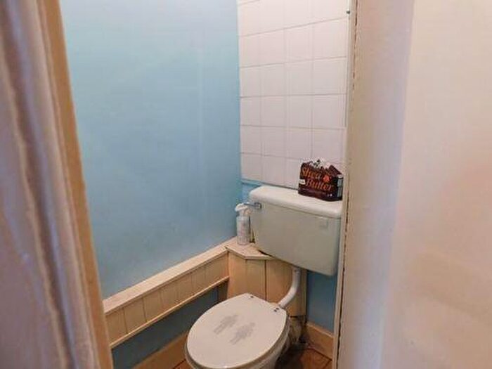 1 Bedroom Flat To Rent In Springwell Place, Edinburgh, EH11
