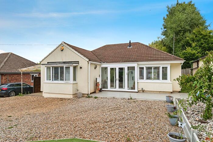 4 Bedroom Detached Bungalow For Sale In Centre Drive, Newmarket, CB8