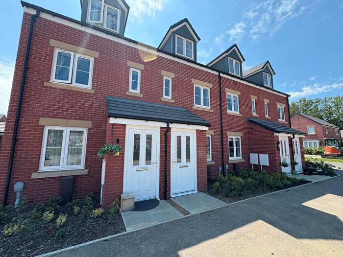 3 Bedroom Terraced House To Rent In The Poplars, Stubbington, Fareham, Hampshire, PO14