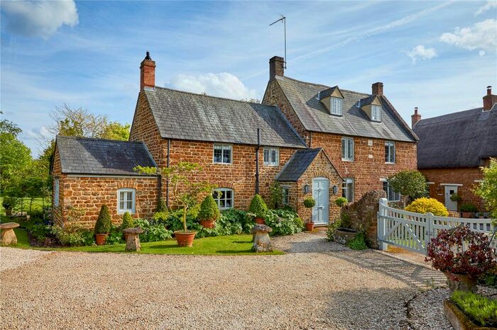 3 Bedroom Detached House For Sale In Wigginton, Oxfordshire, OX15