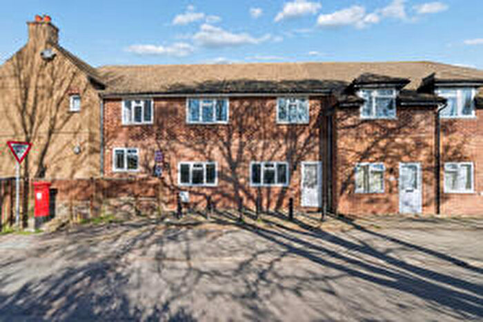 2 Bedroom Apartment For Sale In Rickmansworth Lane, Chalfont St Peter, Gerrards Cross, SL9