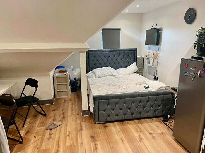 Studio To Rent In Burnt Oak Broadway, Edgware, Middlesex, HA8