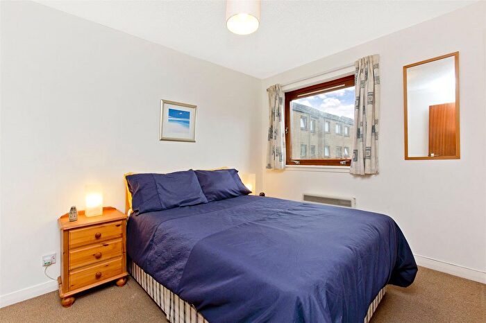 2 Bedroom Flat To Rent In Craighouse Gardens, Edinburgh, EH10