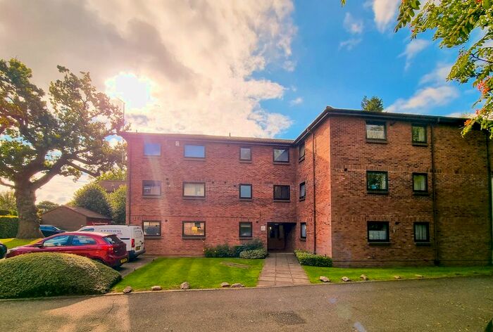 2 Bedroom Flat To Rent In Roseberry Court, Grandfield Avenue, Watford, WD17