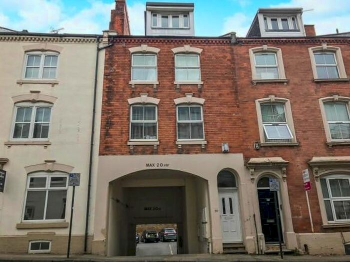 3 Bedroom Flat To Rent In Hazelwood Road, Northampton, NN1