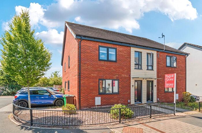 2 Bedroom Semi-Detached House For Sale In Dob Park Close, NG6