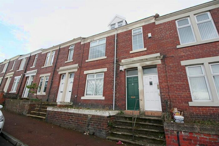 4 Bedroom Maisonette To Rent In Faraday Grove, Bensham, Gateshead NE8