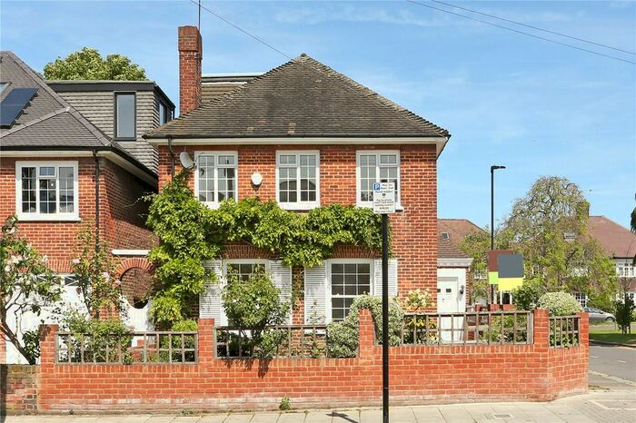 5 Bedroom Detached House To Rent In Drewstead Road, London, SW16