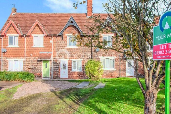 2 Bedroom Flat To Rent In Littleworth Lane, Rossington, Doncaster, DN11