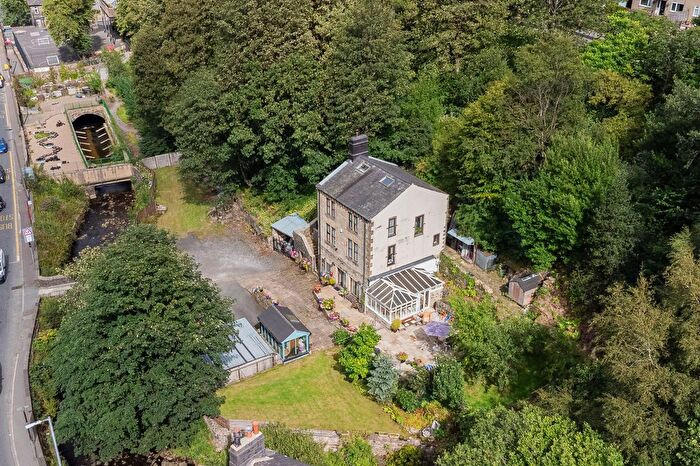 4 Bedroom Detached House For Sale In Rochdale Road, Todmorden, OL14