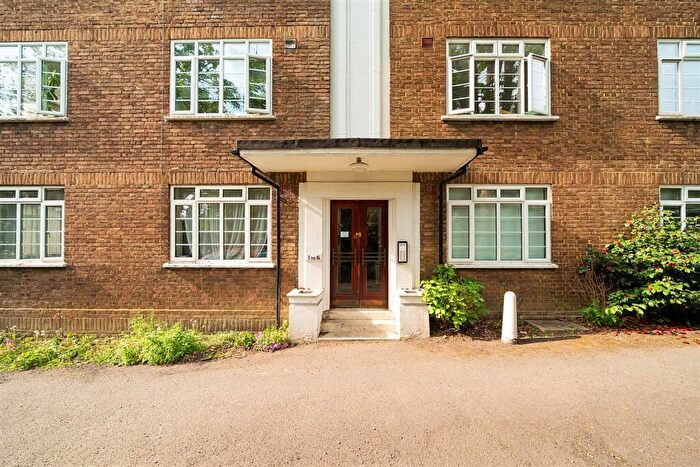 3 Bedroom Flat For Sale In Elmhurst Court, St Peters Road, Croydon, CR0