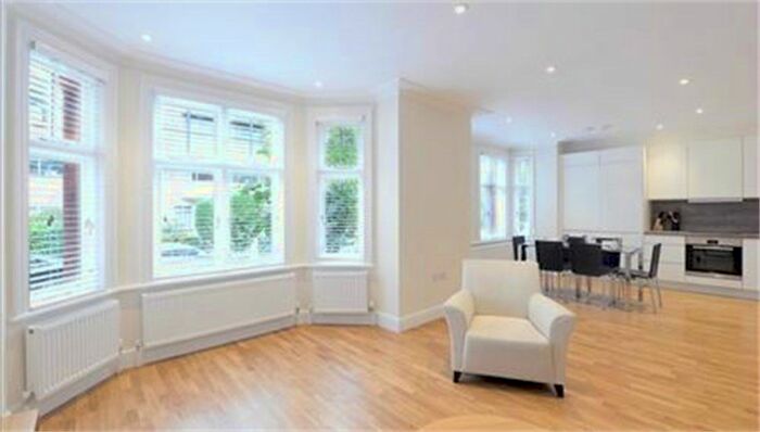 2 Bedroom Flat To Rent In Hamlet Gardens, Chiswick, London, W6