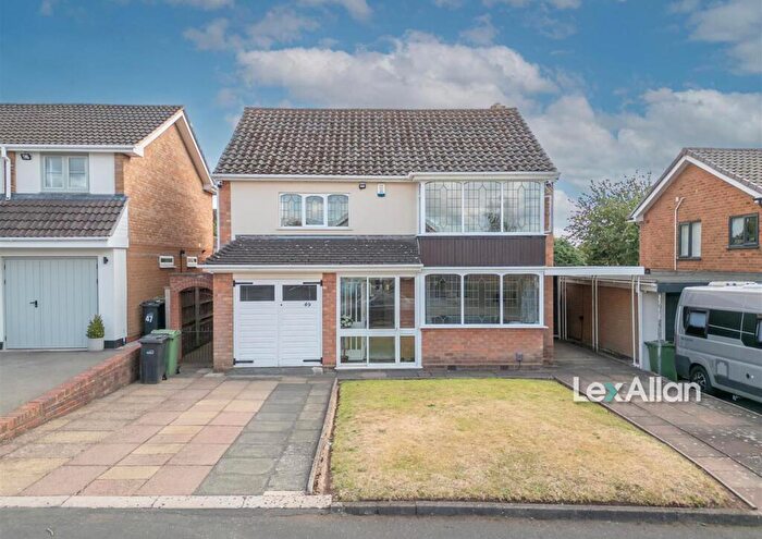 3 Bedroom Detached House For Sale In Lightwoods Road, Stourbridge, DY9