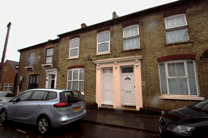 4 Bedroom Terraced House To Rent In Costin Street, Bedford, MK40