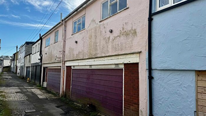 2 Bedroom House For Sale In Ilfracombe, EX34