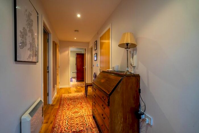 2 Bedroom Flat For Sale In Stonegate Court, York, YO1