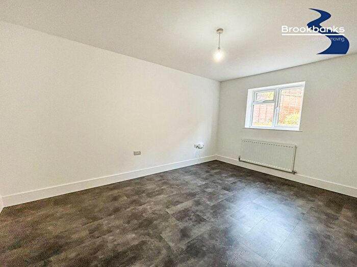 1 Bedroom Flat To Rent In Beacon Road, Chatham, Kent, ME5