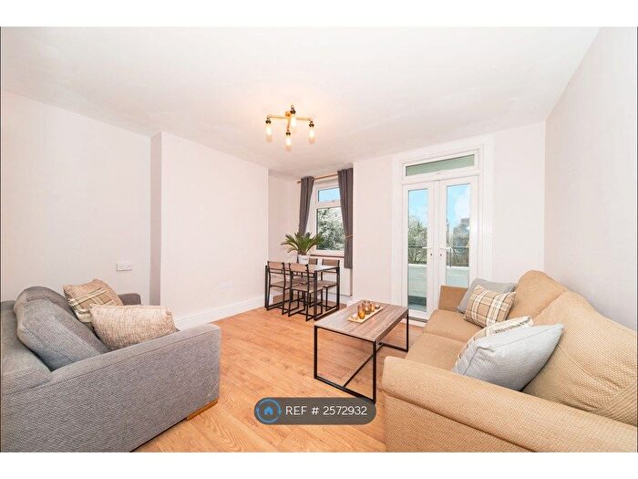 4 Bedroom Flat To Rent In Juniper House, London, SE14