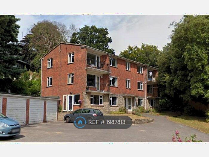 2 Bedroom Flat To Rent In Cherry Court, Poole, BH14