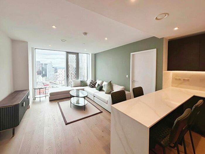 2 Bedroom Apartment To Rent In Viadux, Deansgate, M1
