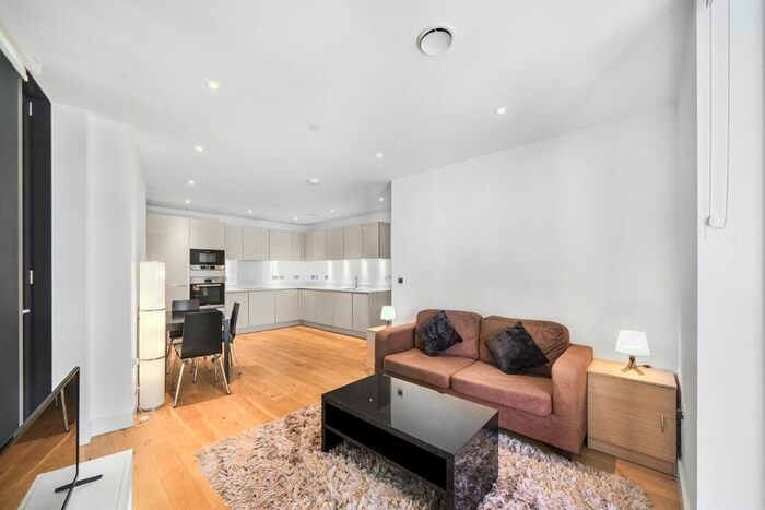 2 Bedroom Flat To Rent In Station Road, London, SE13