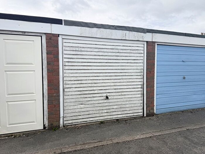 Garage / Parking For Sale In Willow Close, Pilsley, S45