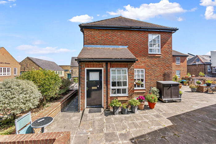 1 Bedroom Maisonette To Rent In Burton Court, Summer Road, Thames Ditton, KT7