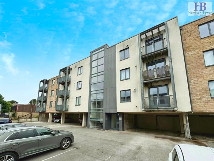 2 Bedroom Apartment To Rent In Albert Street, Baildon, Shipley, BD17