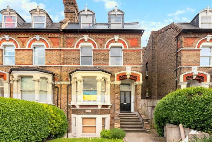 2 Bedroom Flat To Rent In New Cross Road, London, SE14