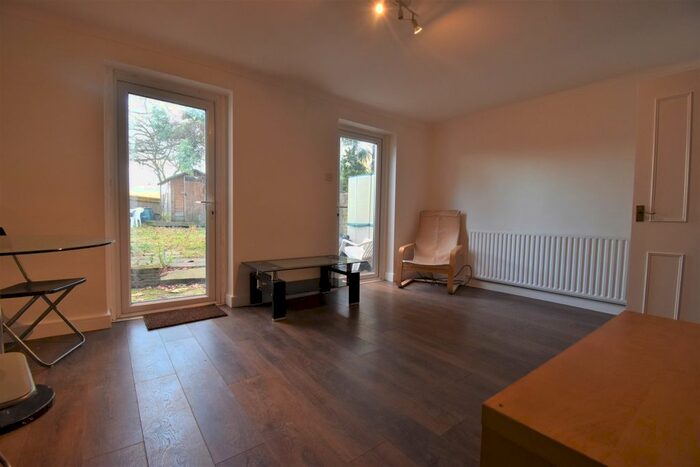 1 Bedroom Flat To Rent In Faversham Road, London SE6