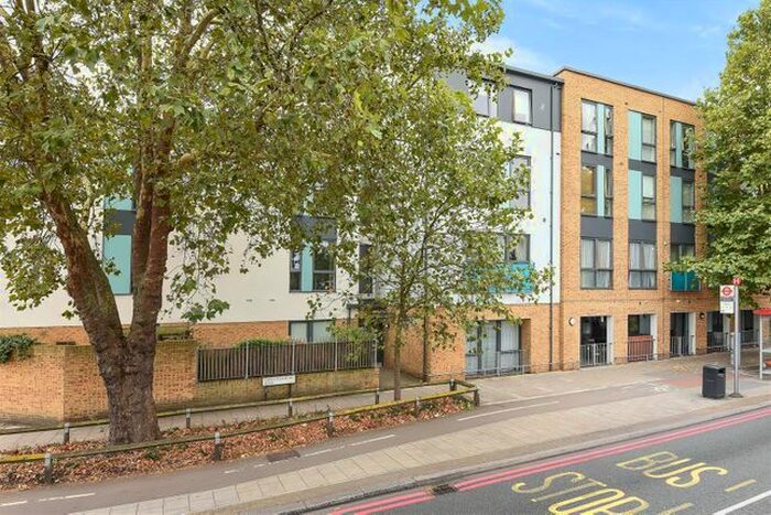 2 Bedroom Flat To Rent In Lower Richmond Road, Kew, Richmond, TW9