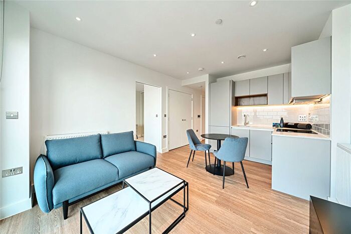 Studio To Rent In Henley Cross, London, SE3