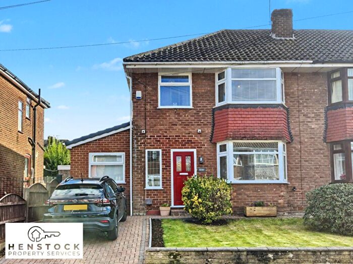 3 Bedroom Semi-Detached House For Sale In Malvern Road, Middleton, Manchester, M24