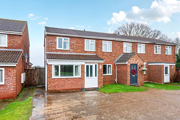 4 Bedroom End Of Terrace House For Sale In Blackbird Close, Flitwick, MK45