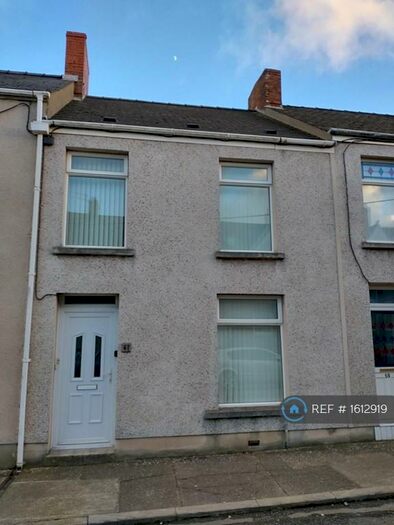 3 Bedroom Terraced House To Rent In Dewsland Street, Milford Haven, SA73