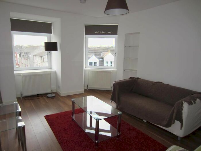 2 Bedroom Flat To Rent In Fraser Place, Top Floor, AB25
