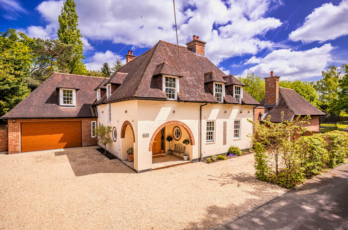 5 Bedroom Detached House For Sale In North Cottage, Goring On Thames, RG8