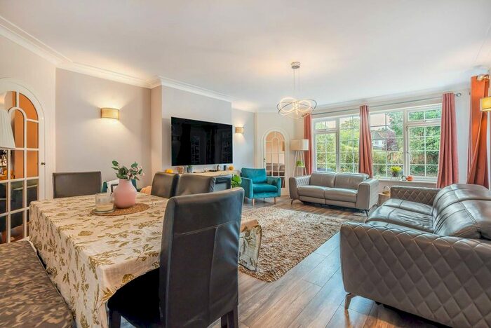 4 Bedroom Semi-Detached House To Rent In Langley Park Road, Sutton, SM2