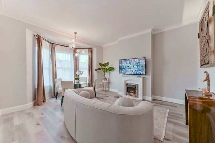 3 Bedroom Flat To Rent In Alexandra Road, Croydon, CR0